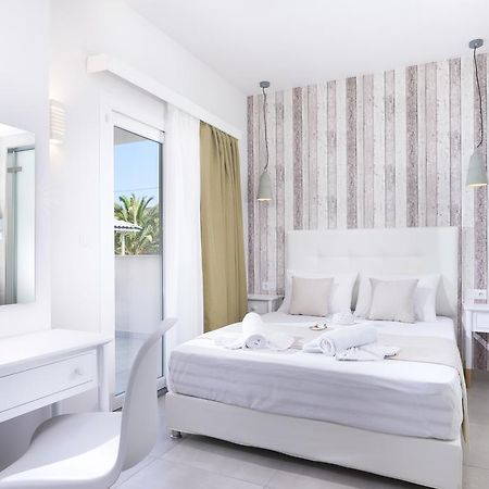 Estian Deluxe Apartment Лименария Екстериор снимка