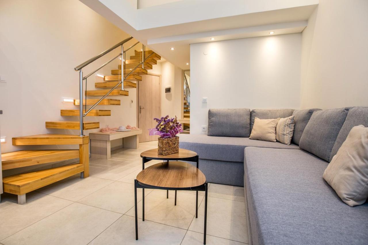 Estian Deluxe Apartment Лименария Екстериор снимка
