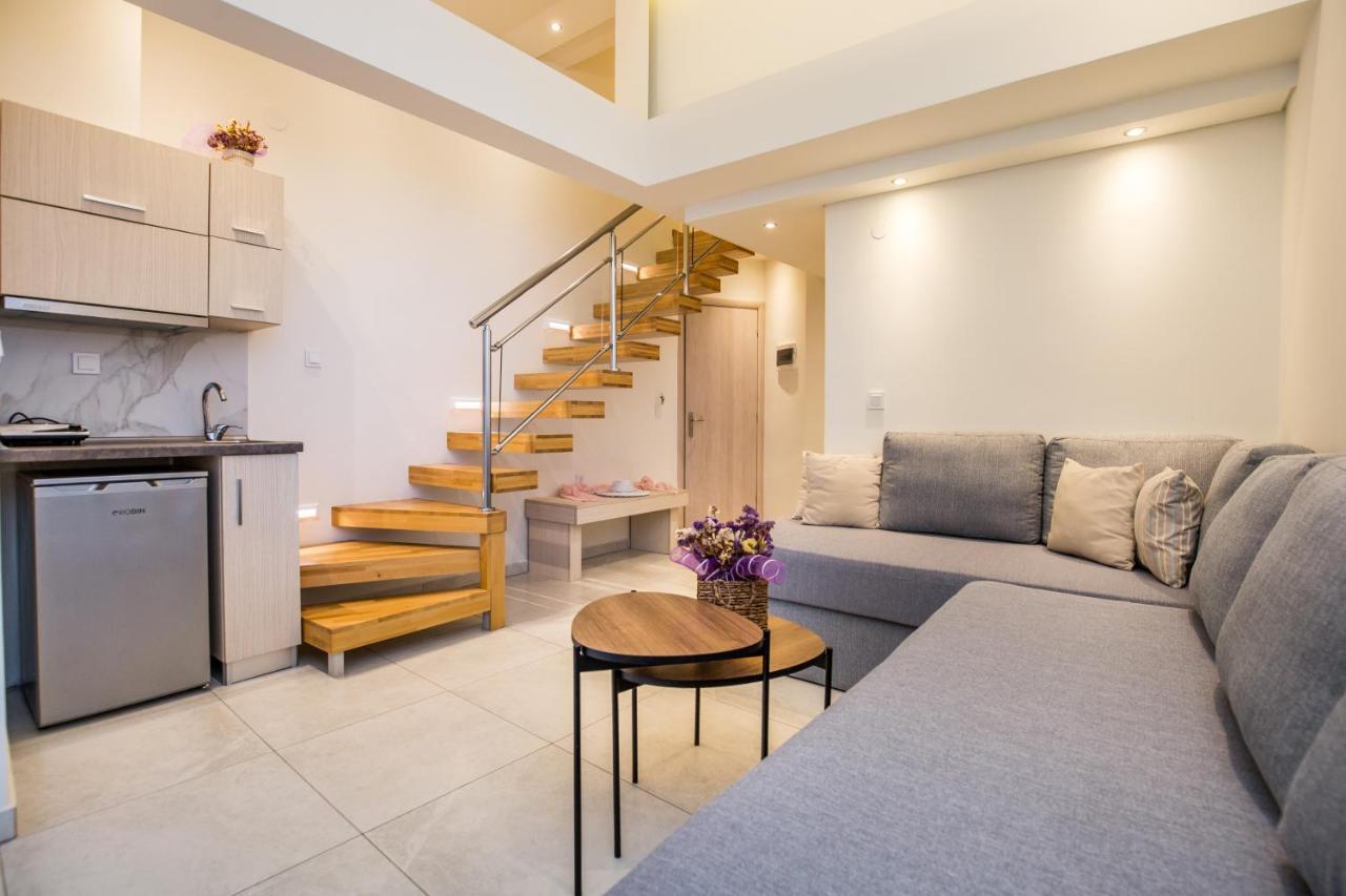 Estian Deluxe Apartment Лименария Екстериор снимка
