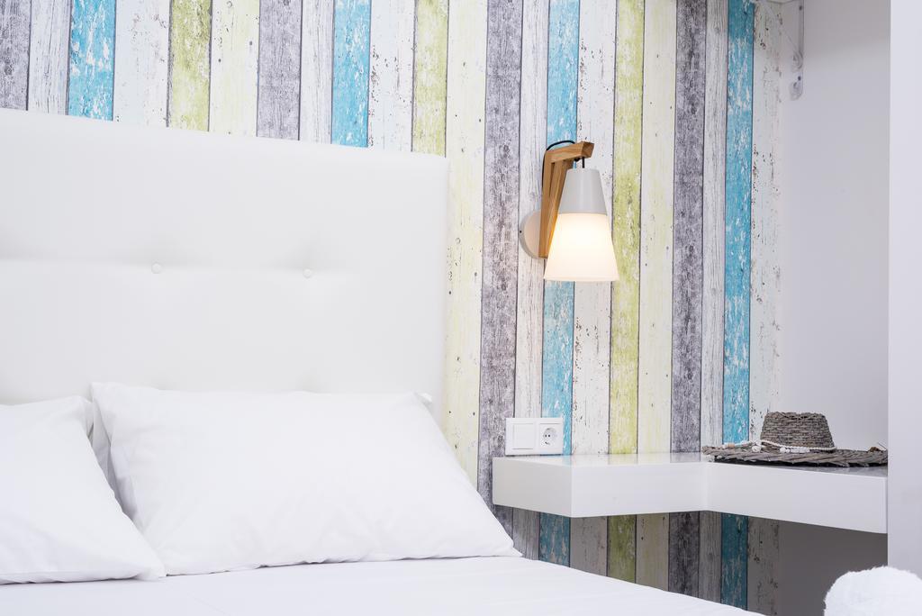 Estian Deluxe Apartment Лименария Екстериор снимка