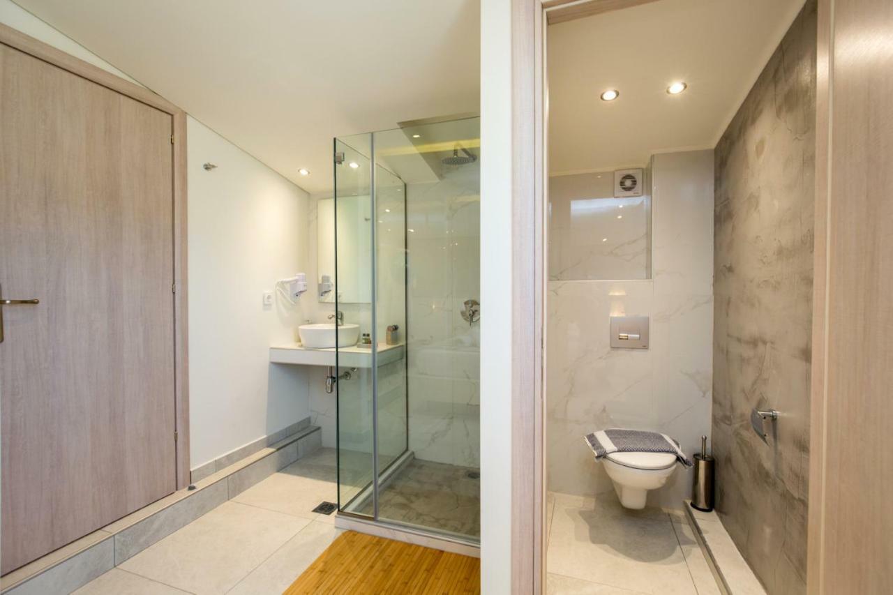 Estian Deluxe Apartment Лименария Екстериор снимка