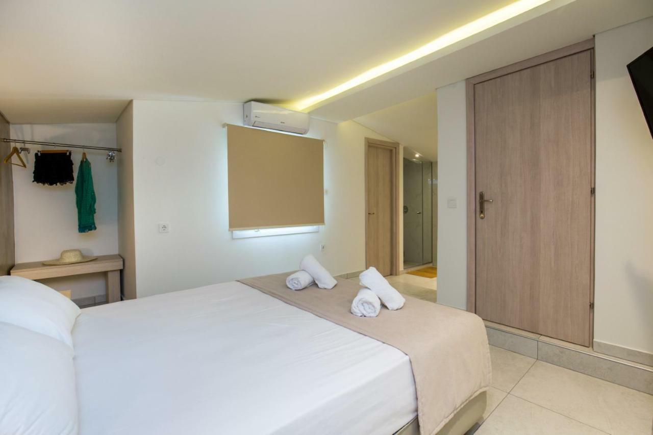 Estian Deluxe Apartment Лименария Екстериор снимка