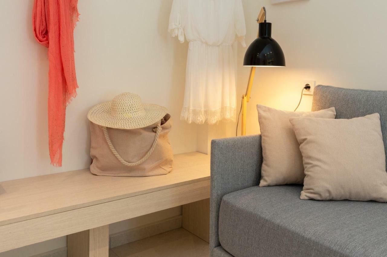 Estian Deluxe Apartment Лименария Екстериор снимка
